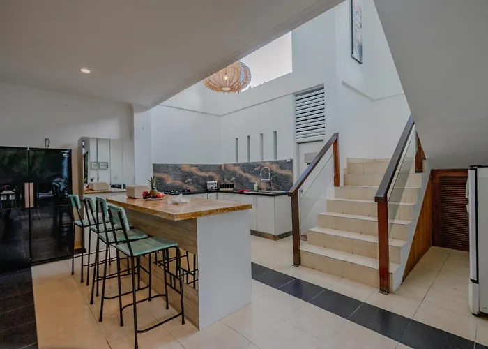 Villa Alleira - 5 Bedroom In Centre Location Of *