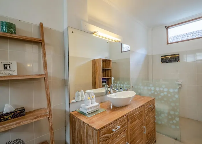 Villa Alleira - 5 Bedroom In Centre Location Of