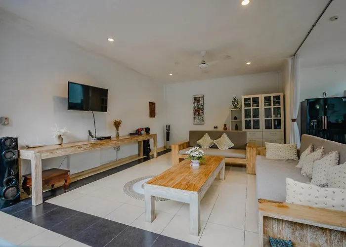 Villa Alleira - 5 Bedroom In Centre Location Of *
