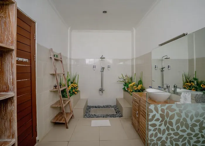 Alleira - 5 Bedroom In Centre Location Of Seminyak