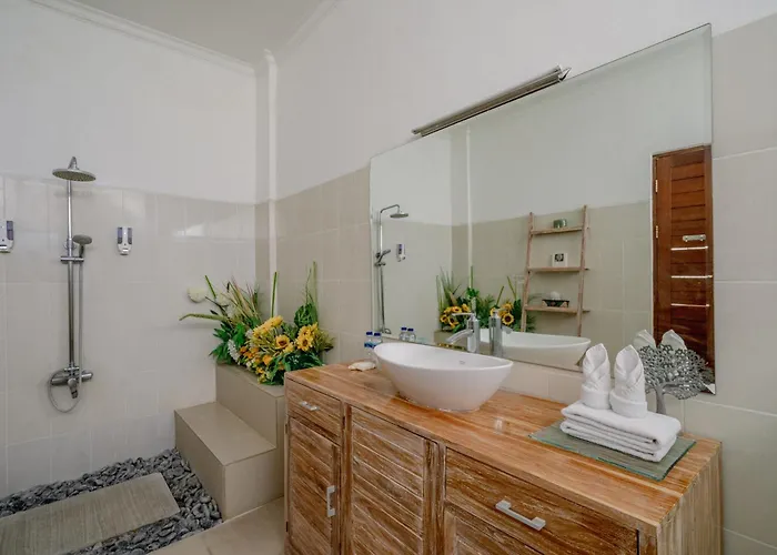 Alleira - 5 Bedroom In Centre Location Of Villa *