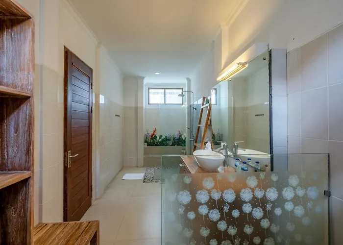 Villa Alleira - 5 Bedroom In Centre Location Of