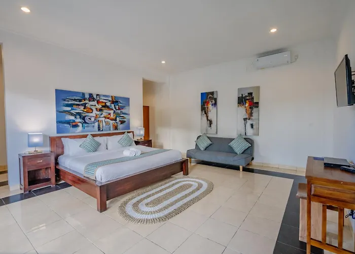 Villa Alleira - 5 Bedroom In Centre Location Of *