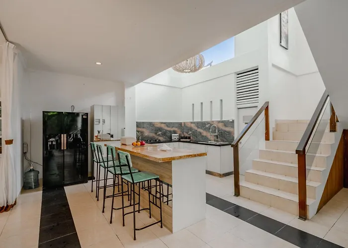 Alleira - 5 Bedroom In Centre Location Of Villa Seminyak