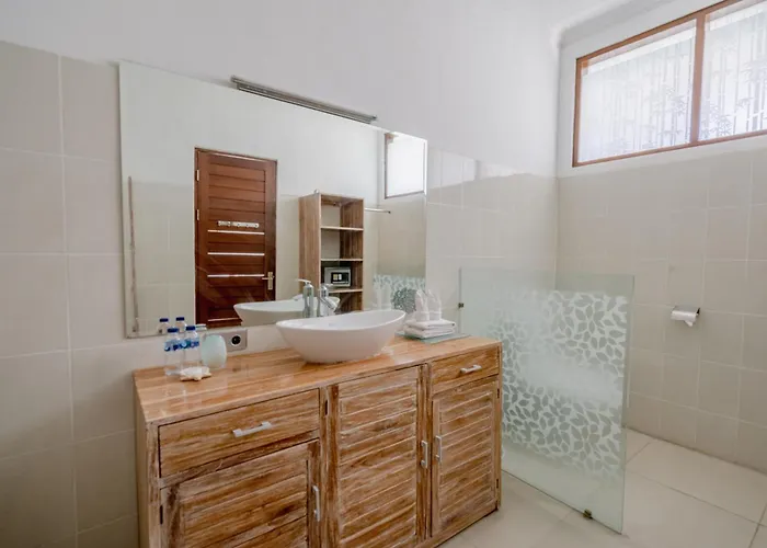 Alleira - 5 Bedroom In Centre Location Of Seminyak