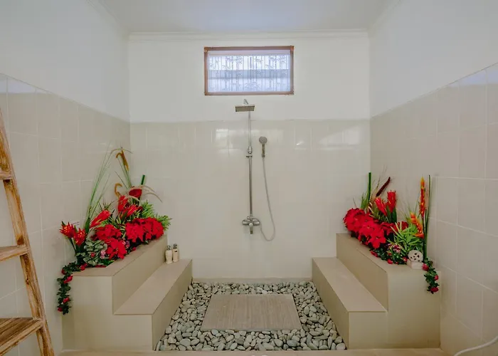 Villa Alleira - 5 Bedroom In Centre Location Of
