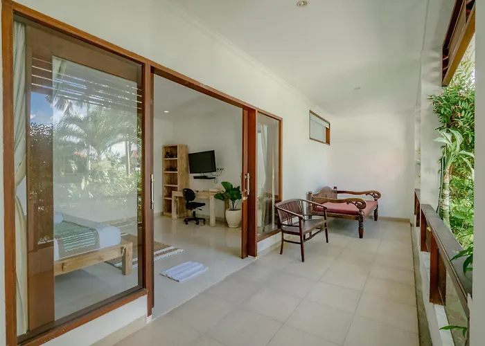 Alleira - 5 Bedroom In Centre Location Of *