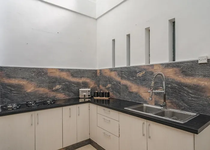 Alleira - 5 Bedroom In Centre Location Of Villa *